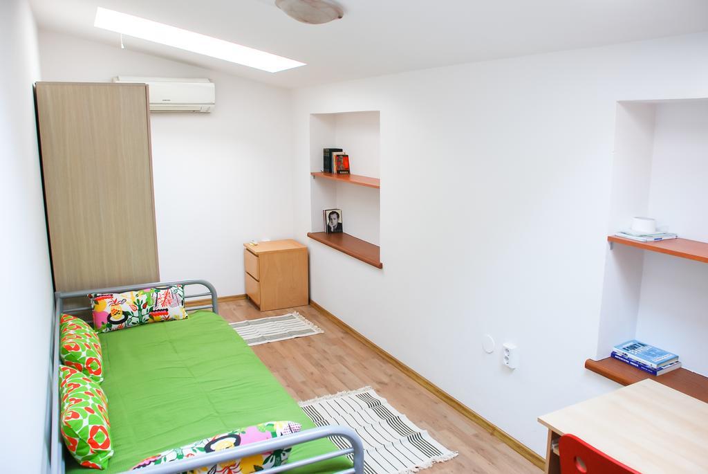 Vatra Accommodation บูคาเรสต์ ภายนอก รูปภาพ