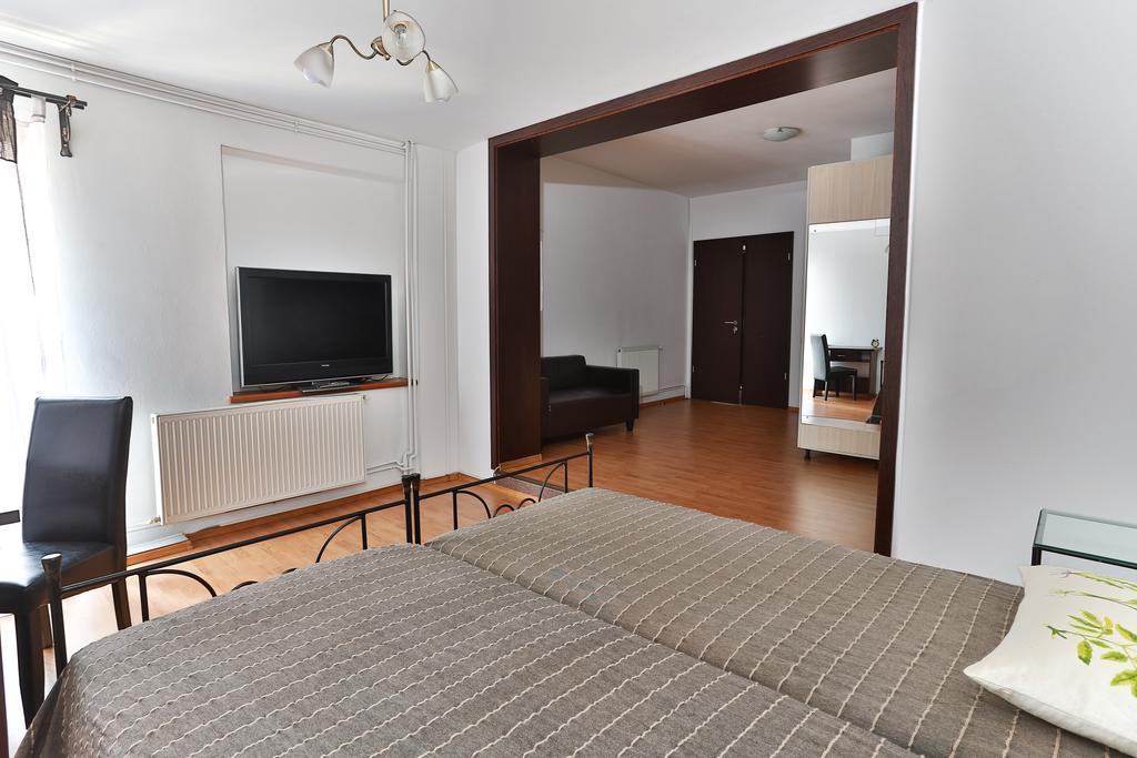 Vatra Accommodation บูคาเรสต์ ภายนอก รูปภาพ