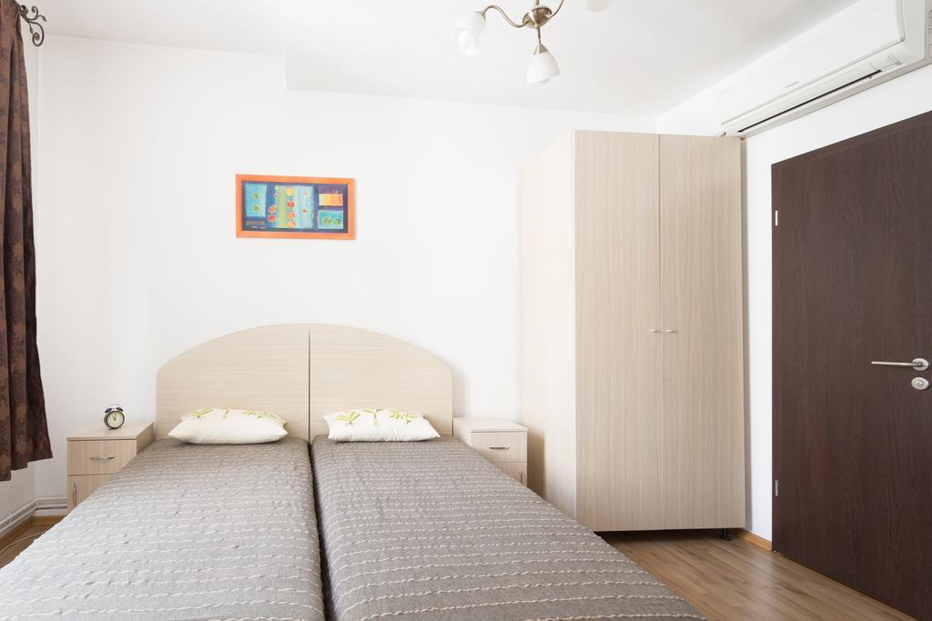 Vatra Accommodation บูคาเรสต์ ภายนอก รูปภาพ