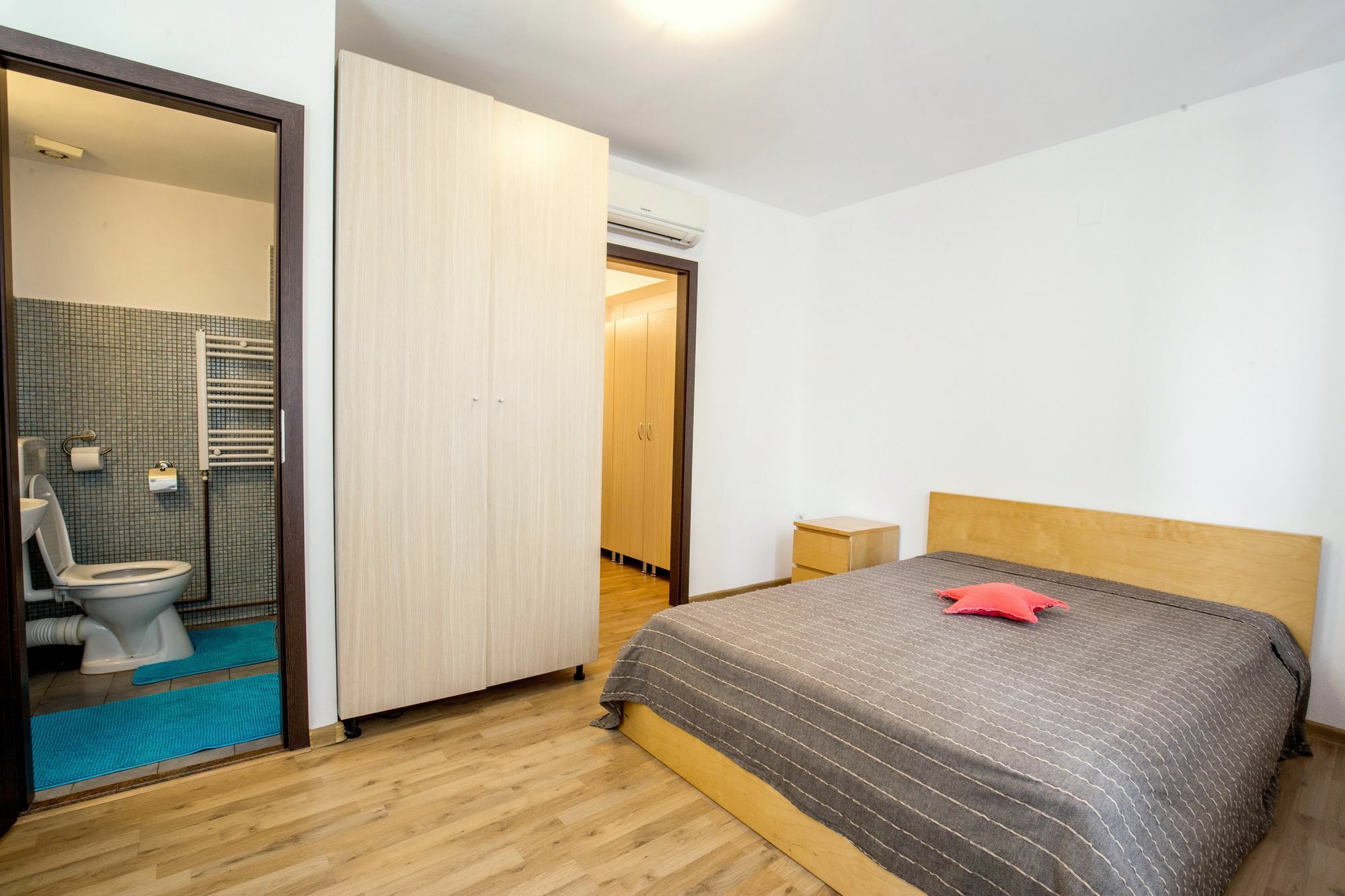 Vatra Accommodation บูคาเรสต์ ภายนอก รูปภาพ