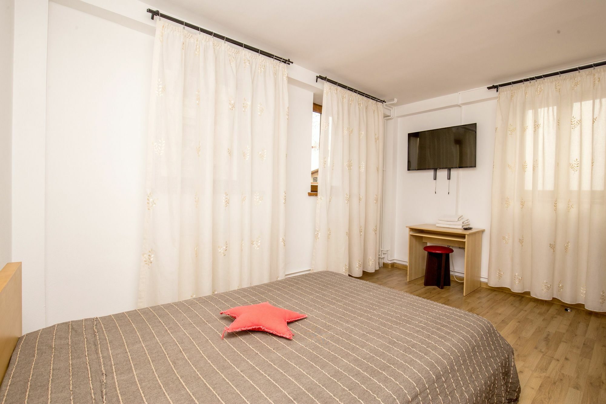 Vatra Accommodation บูคาเรสต์ ภายนอก รูปภาพ